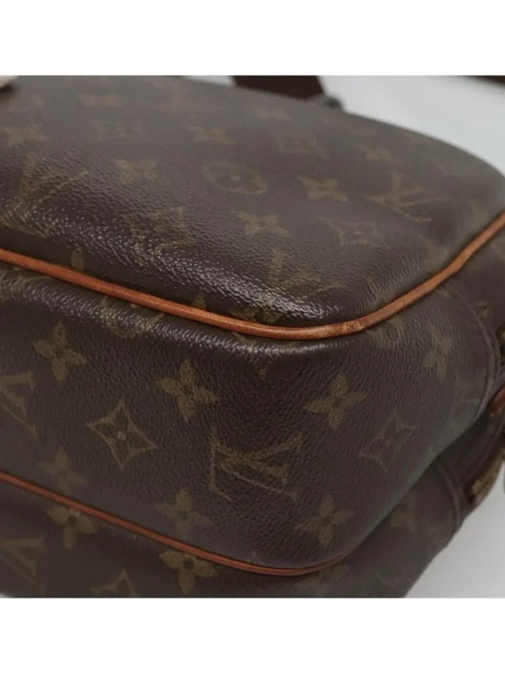 Louis Vuitton pre owned
